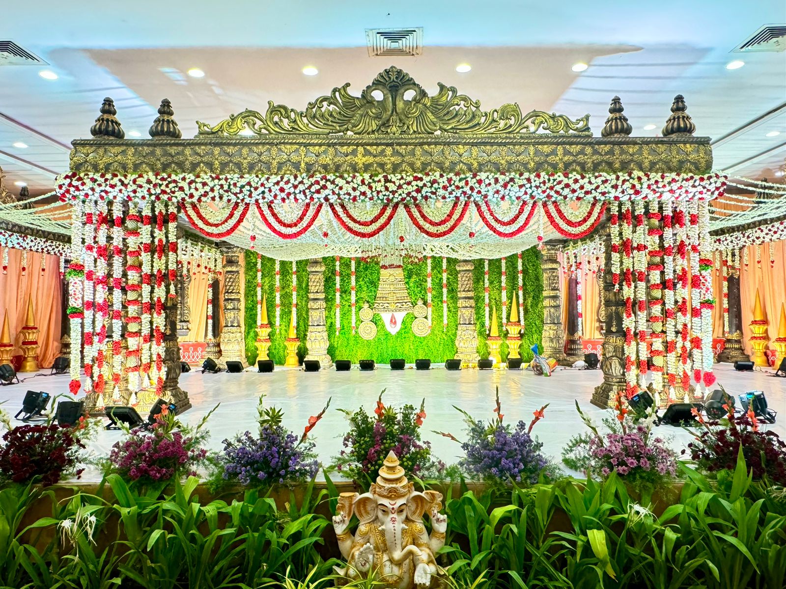 Flower decorators for wedding Hanamkonda